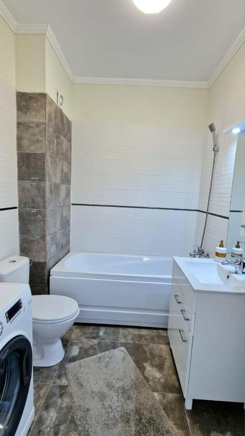 Cozy Apartment Prima Residence Oradea Ngoại thất bức ảnh